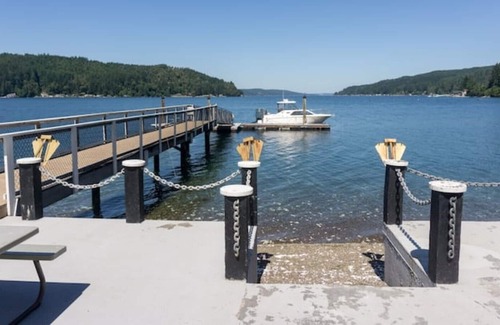 Union House | Hood Canal, WA, Waterfront Home, HotTub, Dock, Patio, Sleeps 8 (10 with Studio)