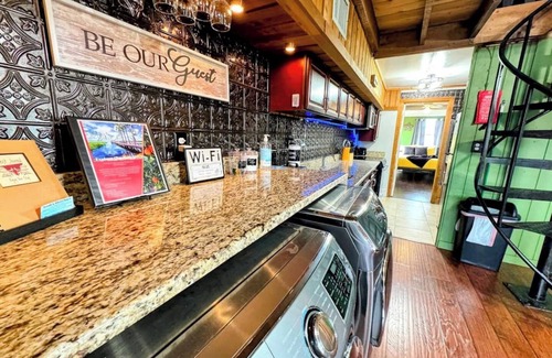 Vacation Village House | Hook's Cabin- Lake & Pool near Disney A-frame