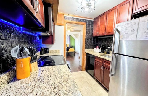 Vacation Village House | Hook's Cabin- Lake & Pool near Disney A-frame