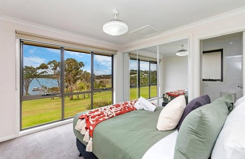 Warrnambool Apartment | Hopkins View Holiday Home
