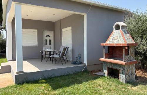 Alexandroupoli Apartment | Horizon Villa with BBQ & Free Parking