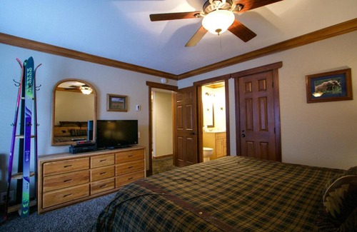 Sierra Holiday Apartment | Horizons 4 #168 condo