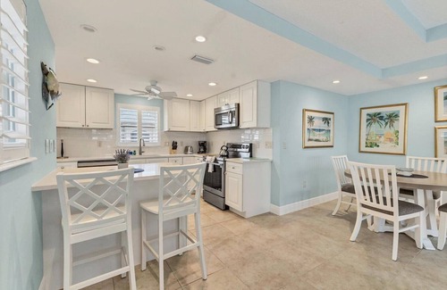 Central Sarasota Villa | Horizons West Villa B-7 - Located on Crescent Beach - it's #1