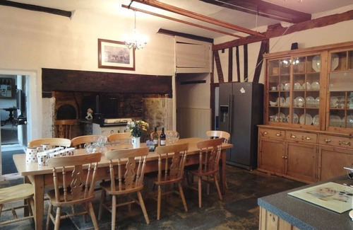 Colyton Cottage | HORNSHAYNE FARMHOUSE, pet friendly, with a garden in Farway