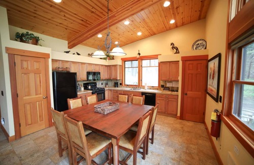 Mazama Cabin | Horseman’s Hideaway 2 bedroom cabin - dogs welcome