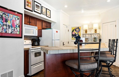 Egg Harbor Condo | Horseshoe Bay Club Cottage #7-Inclusive Golf Course and Club Access!