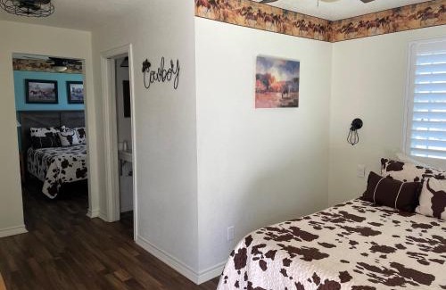 Canyon Lake Hotel | Horseshoe Riverside Lodge