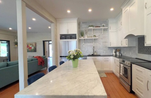 Teaticket House | Host a RETREAT w/Yoga room, for large groups, Cape Cod 8bedrooms,huge space!