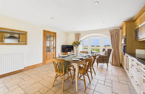 Berwick-upon-Tweed House | Host & Stay | Dolphin Dream