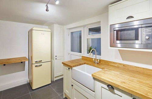 Stockton-on-Tees House | Host & Stay | High Street Cottage