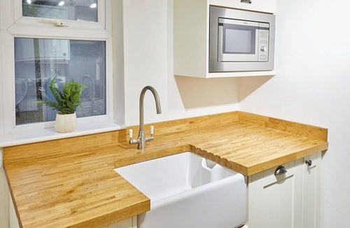 Stockton-on-Tees House | Host & Stay | High Street Cottage