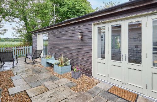 Happisburgh House | Host & Stay - Kestrel Cottage