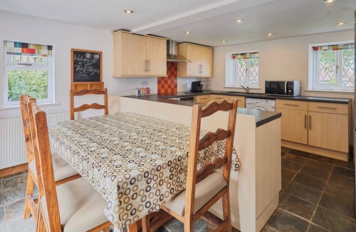 Staxton House | Host & Stay | The Cottage