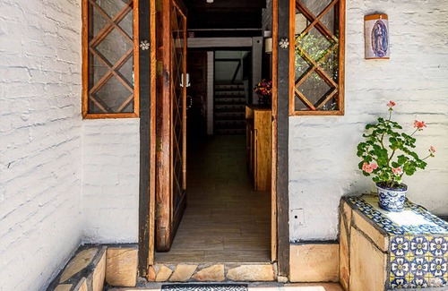 Agua Fria Apartment | Hostal El Palomar: In the Center of Valle de Bravo