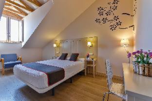 La Granja de San Ildefonso House | Hostal La Chata by Vivere Stays