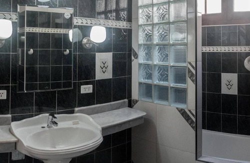 El Vedado House | Hostal Peregrino Vedado