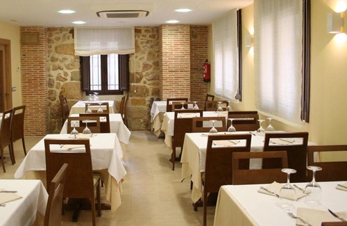 Ona House | Hostal Restaurante La Muralla