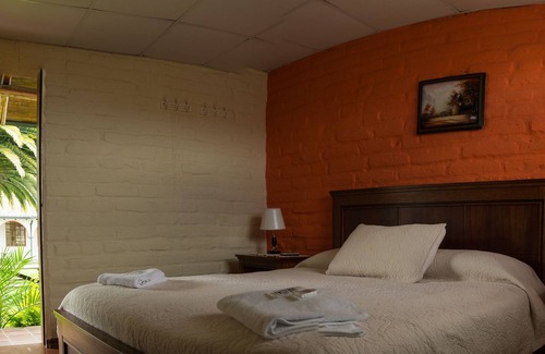 Tababela Hotel | Hosteria San Carlos Tababela