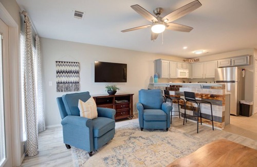 New Braunfels Condo | Hot Spot on the Guadalupe Pools Hot Tubs Tubing