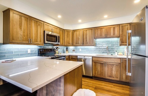Warrior's Mark Condo | Hot Tub Access: Bright Breckenridge Condo