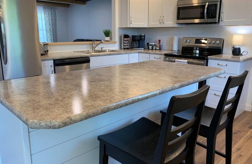 Middlebury House | HOT TUB | Beautiful Backyard Oasis|Newly Renovated