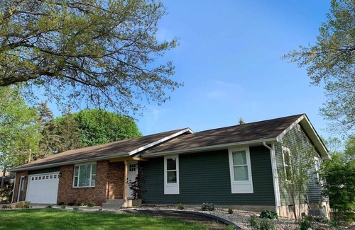 Middlebury House | HOT TUB | Beautiful Backyard Oasis|Newly Renovated