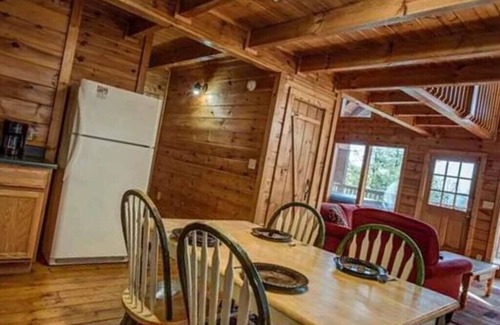 Sevierville Cabin | Hot tub cabin in the Smokies.
