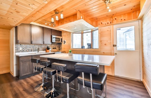 Tannersville Cabin | Hot tub Completely private Fenced yard with Pool and Hot tub near Hunter MT