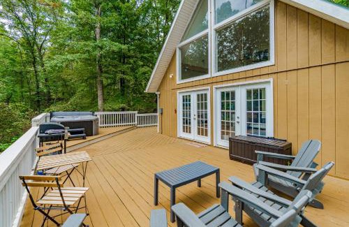 Ridgeway Ski Chalet | Hot Tub, Fire Pit, Deck, Grill, WiFi, Dog-Friendly