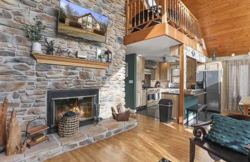 Berkeley Springs House | Hot Tub Fire Pit Game Room Family Getaway