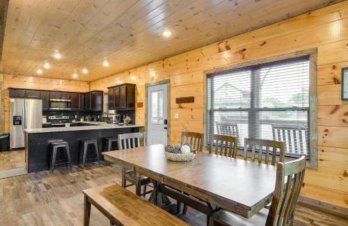 Sevierville House | Hot Tub, Fireplace and Views Sevierville Retreat!
