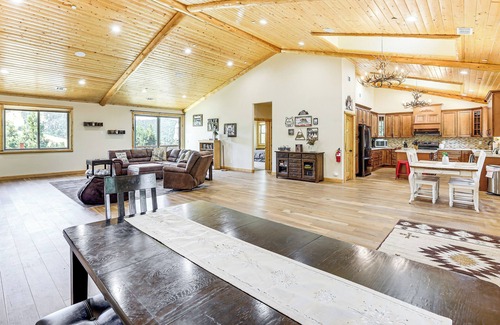 Upper Moonridge House | Hot Tub + Game Room: Mtn-View Retreat in Big Bear!