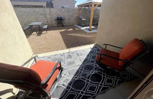 Kingman House | Hot Tub & Garage access!