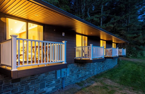 East Durham House | Hot Tub, Modern Design, Great Views!