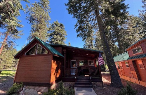 Ashland House | HOT TUB! Mountain Lake Cabin w/2 BATHS! 33
