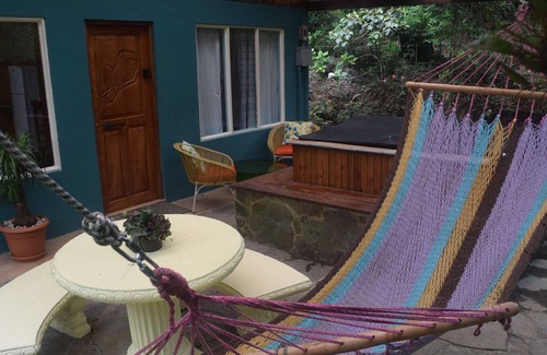 Monteverde House | Hot Tub! Newly Renovated! ½ Mile From the Reserve. Perfect for families!