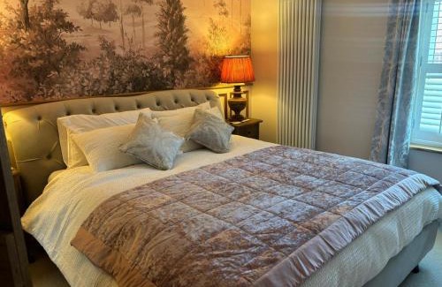 South Cave House | Hot tub on the Yorkshire Wolds Oak Cottage