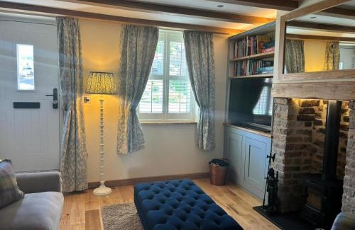 South Cave House | Hot tub on the Yorkshire Wolds Oak Cottage