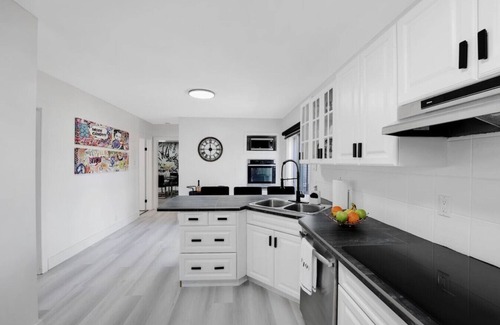 Chippawa House | Hot Tub/Outdoor Sauna/Heated Pool/5 Min To Falls