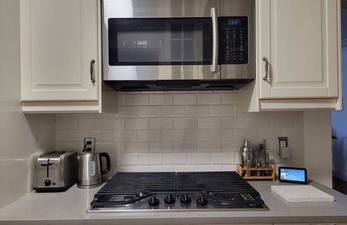 Seybold House | Hot tub Paradaise: outdoor kitchen and personalized attention. Pet-friendly