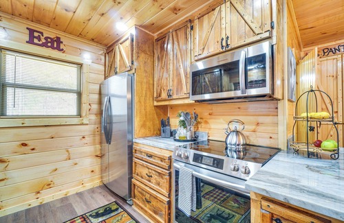 Sevierville Cabin | Hot Tub + Pool Table: Spacious Sevierville Cabin!
