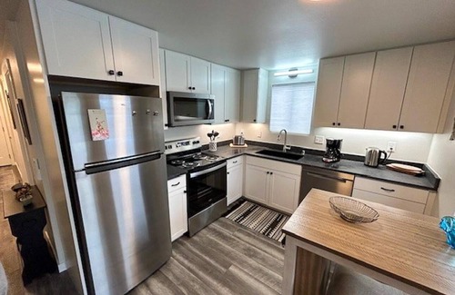 Birch Bay Condo | Hot Tub, Pool, WIFI, CC105