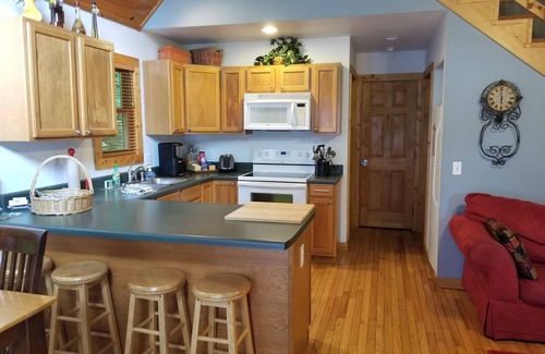 Burnsville Cabin | Hot Tub, River Views, Couples & Families!