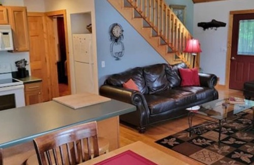 Burnsville Cabin | Hot Tub, River Views, Couples & Families!