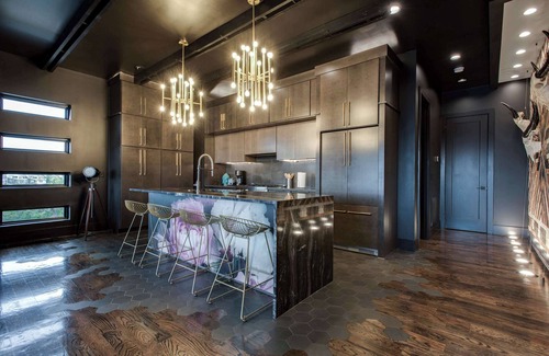 Talbot's Corner House | Hot Tub, Rooftops, Skyline Views, 5Mins to Stadium, Two Homes with Sleeping Spac