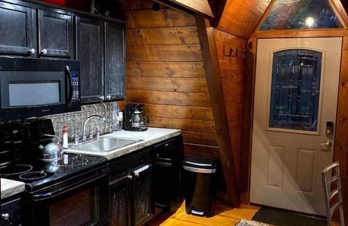 Wolf Laurel Cabin | HOT TUB, Unique A-Frame Cabin, Walk to ski resort