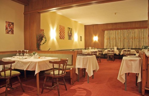 Sankt Anton am Arlberg Hotel | Hotel ∙ 2 guests
