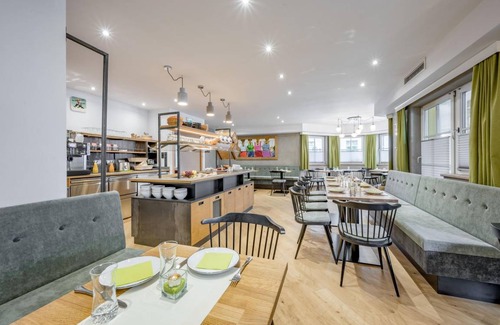 Sankt Anton am Arlberg Hotel | Hotel ∙ 4 guests