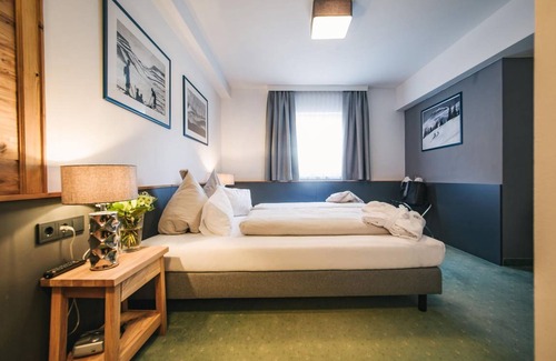 Sankt Anton am Arlberg Hotel | Hotel ∙ 4 guests