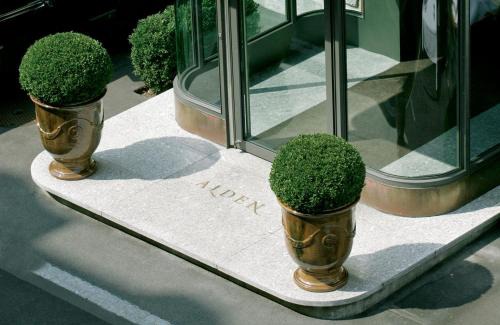 Enge Hotel | Hotel Alden Splügenschloss Zürich - Leonardo Limited Edition